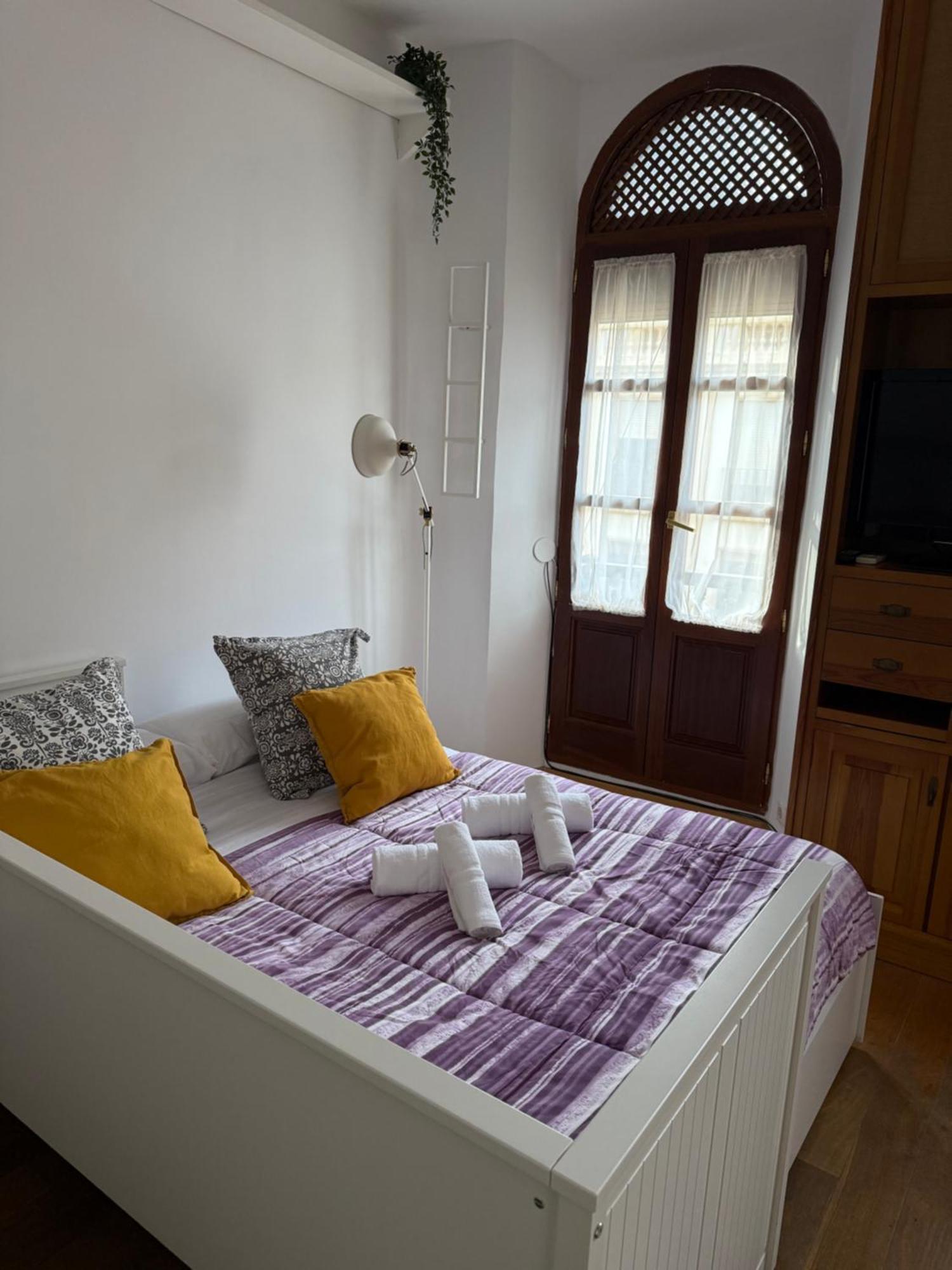 גרנדה Cozy Studio 6 Min To Alhambra-2 Min To Cathedral Walking מראה חיצוני תמונה